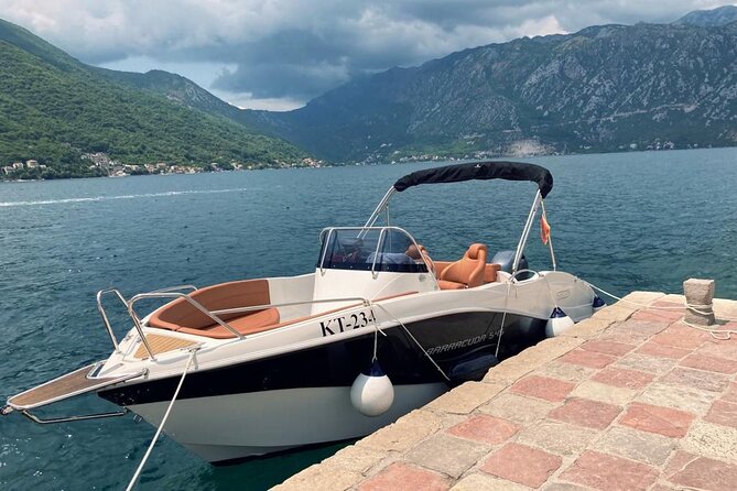3 Hour Speed Boat Tour to Blue Cave with WiFi and Drinks - Entering the Old Yugoslav Submarine Tunnels