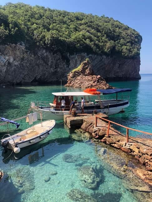 Budva: Hidden paradise tour with snorkeling and lunch - Arriving at the Beach