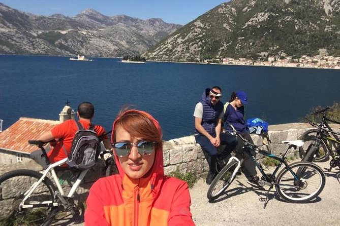 Cycling and hiking short tour through the bay of Kotor - Cycling beside the bay without a hard climb