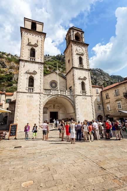 Dubrovnik to/from Kotor: Day Trip or One-Way by Fast Ferry - Free time, lunch, and Montenegrin food