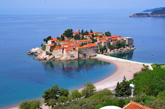 Enjoy Private Transfers by Car or Van from Tivat Airport to Kotor or Budva - What the vehicle comforts really add
