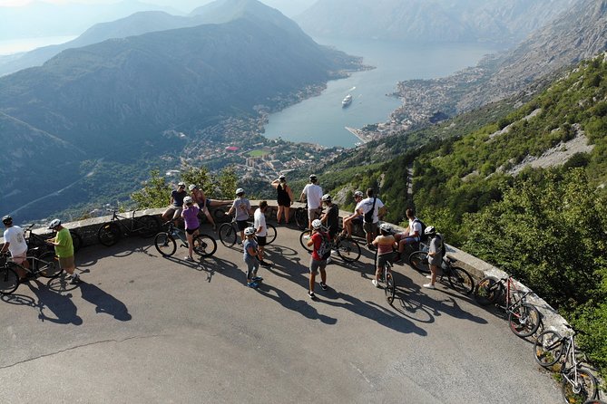 Epic 25 Turns Downhill Bike Descent w/ Panoramic Cable Car Ascent - Why the views make the ride worthwhile