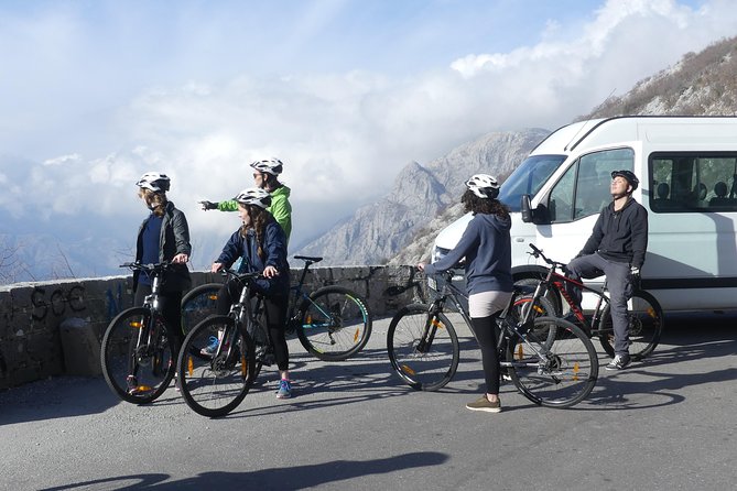 Epic 25 Turns Downhill Bike Descent w/ Panoramic Cable Car Ascent - The café stop and the human pace of the tour