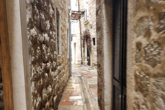 Food, wine and the best private walking tour of Kotor - Why this Kotor food tour works well