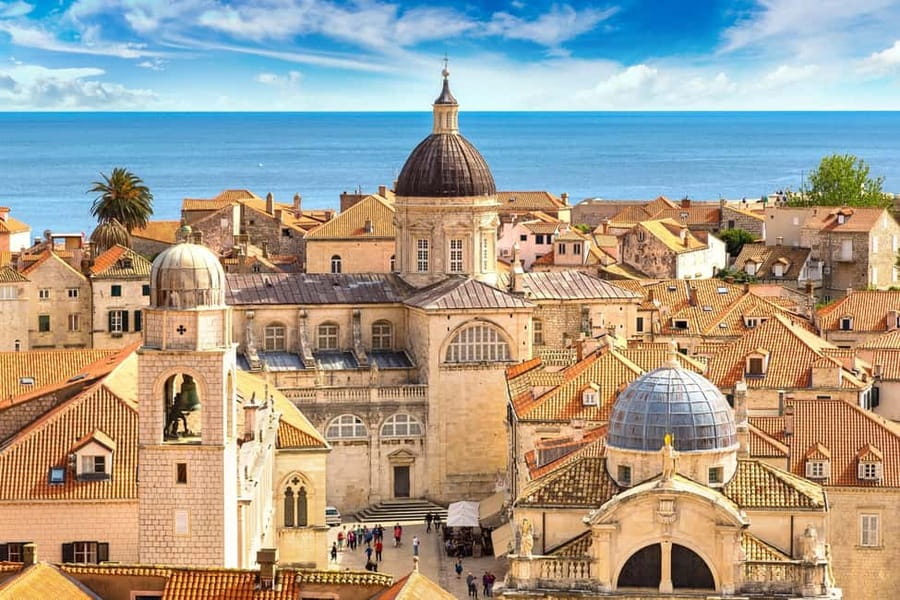 From Budva: Dubrovnik Guided Tour with Free Time - Arriving at Dubrovnik’s old town