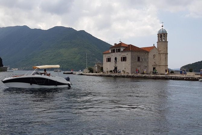 Group Perast & Lady of the Rock tour- 1h30min duration - Meeting at Park Slobode and getting ready
