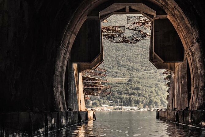 Group Tour - Blue Cave, Submarine tunnel & Lady of the Rocks 3hrs - The boat, group size, and ride comfort