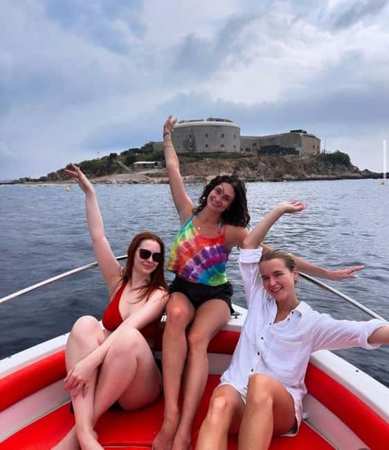 Kotor: Blue Cave and Gulf tour by speedboat - The former submarine tunnel: five minutes of military history