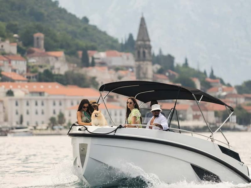 Kotor: Perast and Island- Lady of the Rocks-Speedboat Tour - Perast: half an hour beside the water
