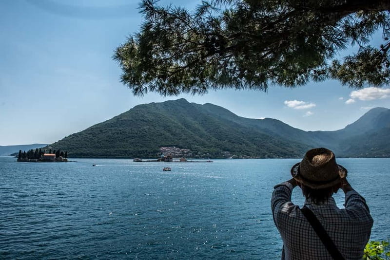Kotor & Perast: Guided Day Trip From Dubrovnik - Starting in Dubrovnik and Crossing into Montenegro