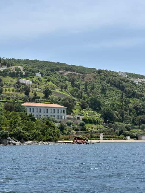 Kotor: Private Blue Cave & Bay of Kotor Boat Tour w/ Drink - Why this short Kotor boat trip works