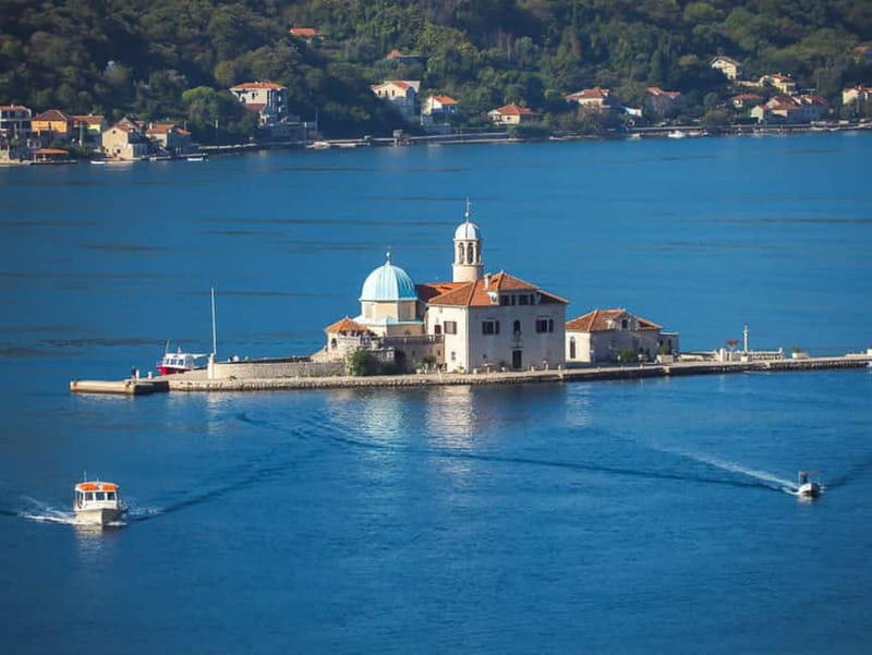 Montenegro Tour with Optional Kotor Bay Boat Cruise - Perast: Baroque buildings beside the water