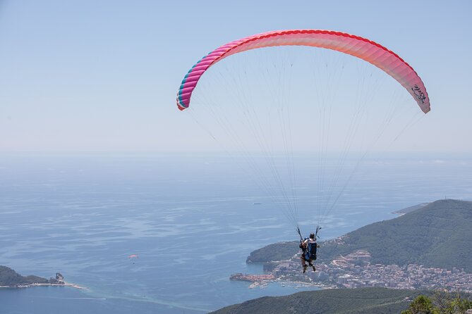 Paragliding in Budva with Certified Pilot (Free Pick-Up Included) - The safety briefing and flight preparation