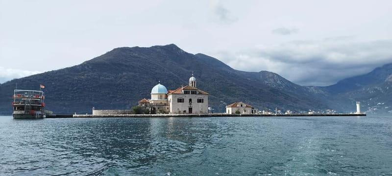 Perast: Cruise & Explore Our Lady of The Rocks island/church - Starting in Perast at the Maritime Museum