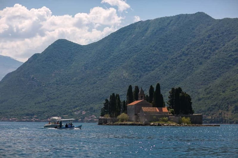 Perast Kotor Bay: boat ride to Our lady of the Rocks & back - How the small group affects the experience