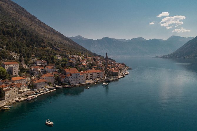 Personalized private speed boat tour - One hour, three hours, or six hours?