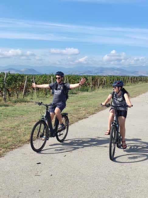 Podgorica by E-Bike: Vineyards, Wines & Waterfalls - Starting among Podgorica’s market stalls