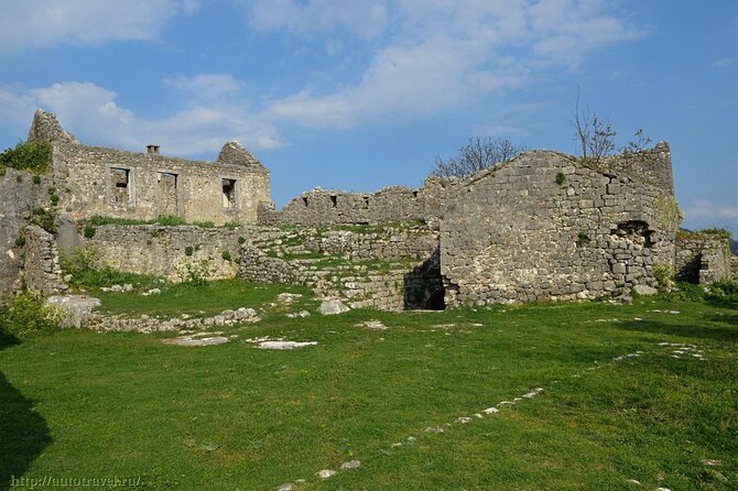 Podgorica Historic, Safari and Winery tour - Skadar lake and River Crnojevica - Biševina and the search for wild horses