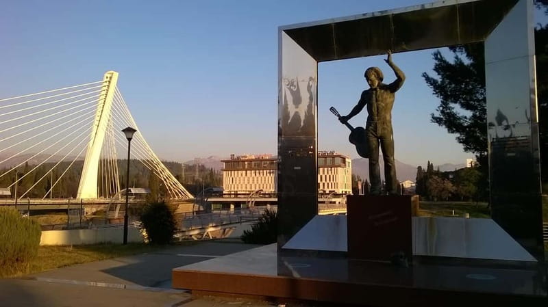 Podgorica: Walking tour, all the secrets of Podgorica - Independence Square and the memory of Titograd