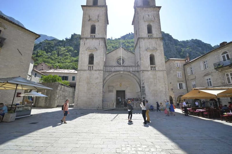 Private 4H Kotor & Perast Tour by Car - Smoked ham, cheese, and a glass of local wine