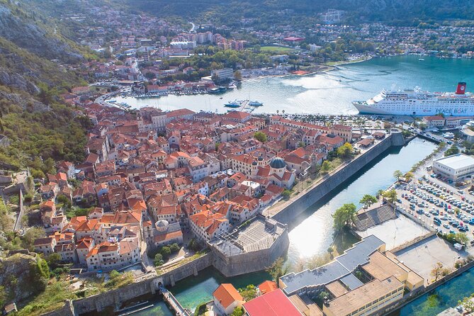 Private Kotor Walking Tour: Rick Steves' Recommended - Square of Arms and the shape of old Kotor