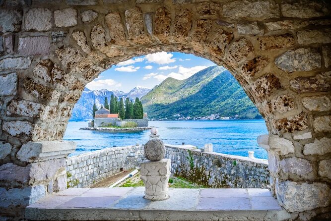Private Tour - Our Lady of the Rocks and Perast Old Town (2hrs) - Drinks, WiFi, and Included Equipment