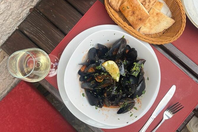 Private Walking tour with Wine and Food - What the $113.99 price really covers