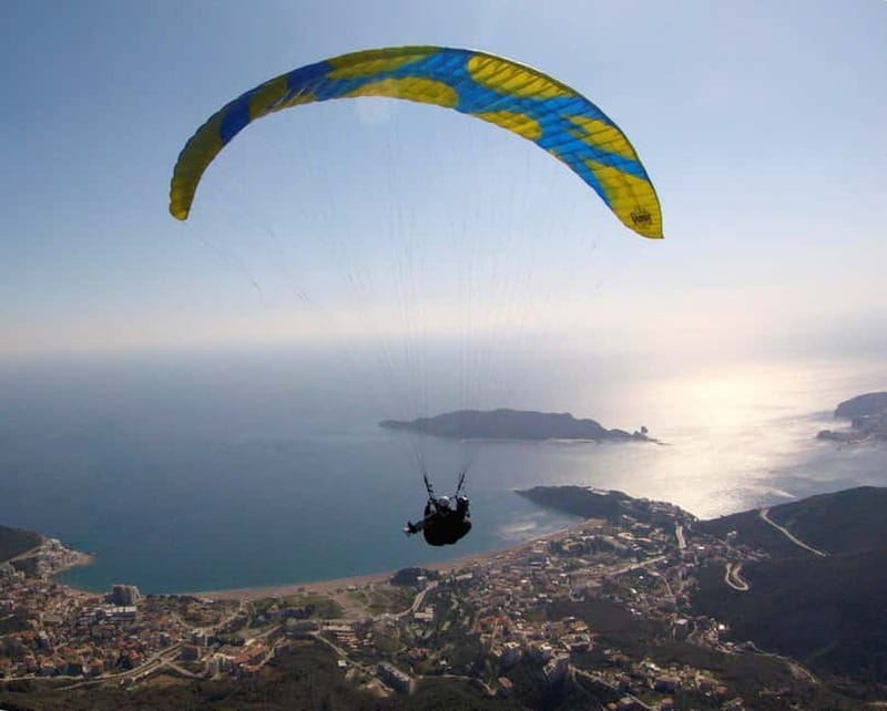 Tandem Paragliding in Budva with Expert Pilots/All-inclusive - Landing near Budva City Beach