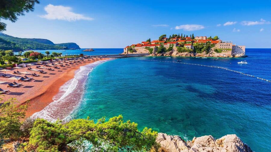 Tirana/Durres/Shkoder: Montenegro Day Tour Budva & S. Stefan - The café stop breaks up the first 105 minutes