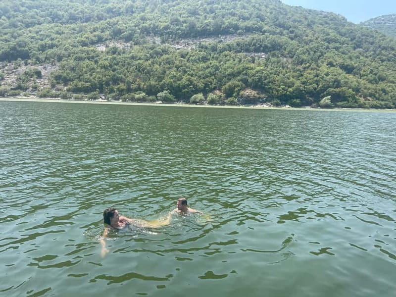 Virpazar: Skadar Lake Guided Nature Cruise with Drinks - Lesendro fortress and Montenegro’s independence story